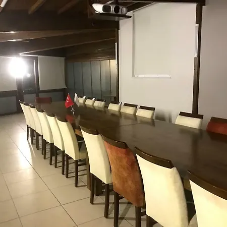 Kum Otel 3*